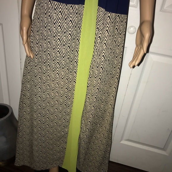 Dress - Picture 3 of 7